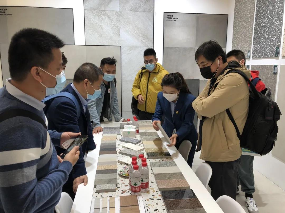 湖南天欣科技股份有限公司,岳陽大理石,全拋釉,彩晶磚,超平釉,金剛釉,啞光磚生產(chǎn)銷售 湖南天欣科技股份有限公司,岳陽大理石,全拋釉,彩晶磚,超平釉,金剛釉,啞光磚生產(chǎn)銷售